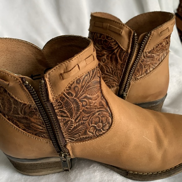 Circle G - Picture 4 of 11